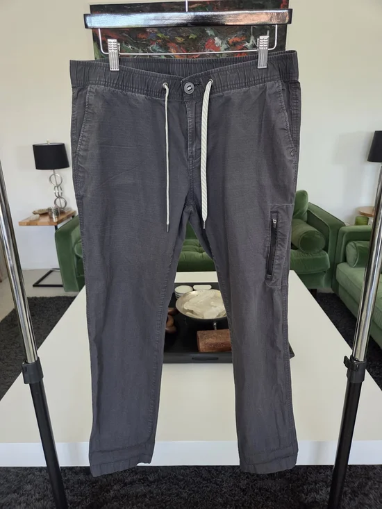 Vuori Women's Ripstop Pants Five-Pocket Design in Charcoal Grey, Size Large - Picture 4 of 10